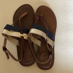 Gold/Navy Sandals